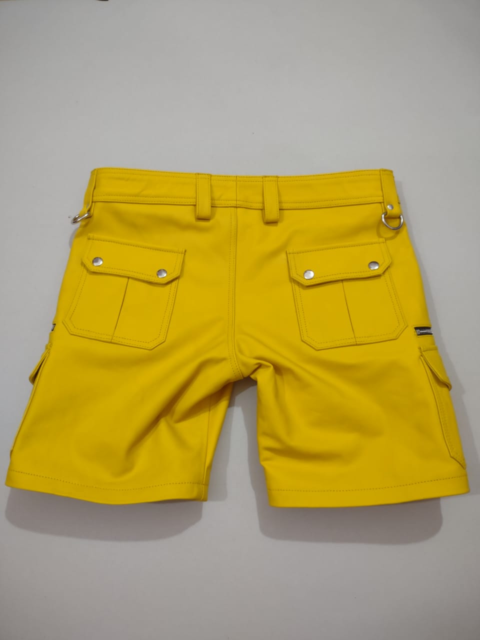 COW LEATHER ZIP POCKETS STYLE SHORT