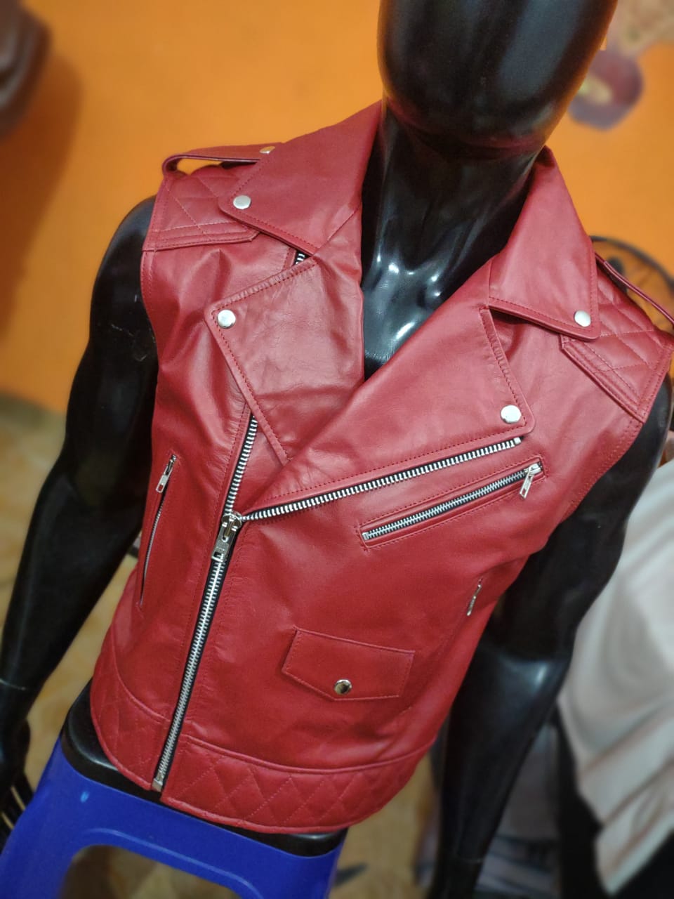 LEATHER MOTOR BIKER VEST IN COW HIDE