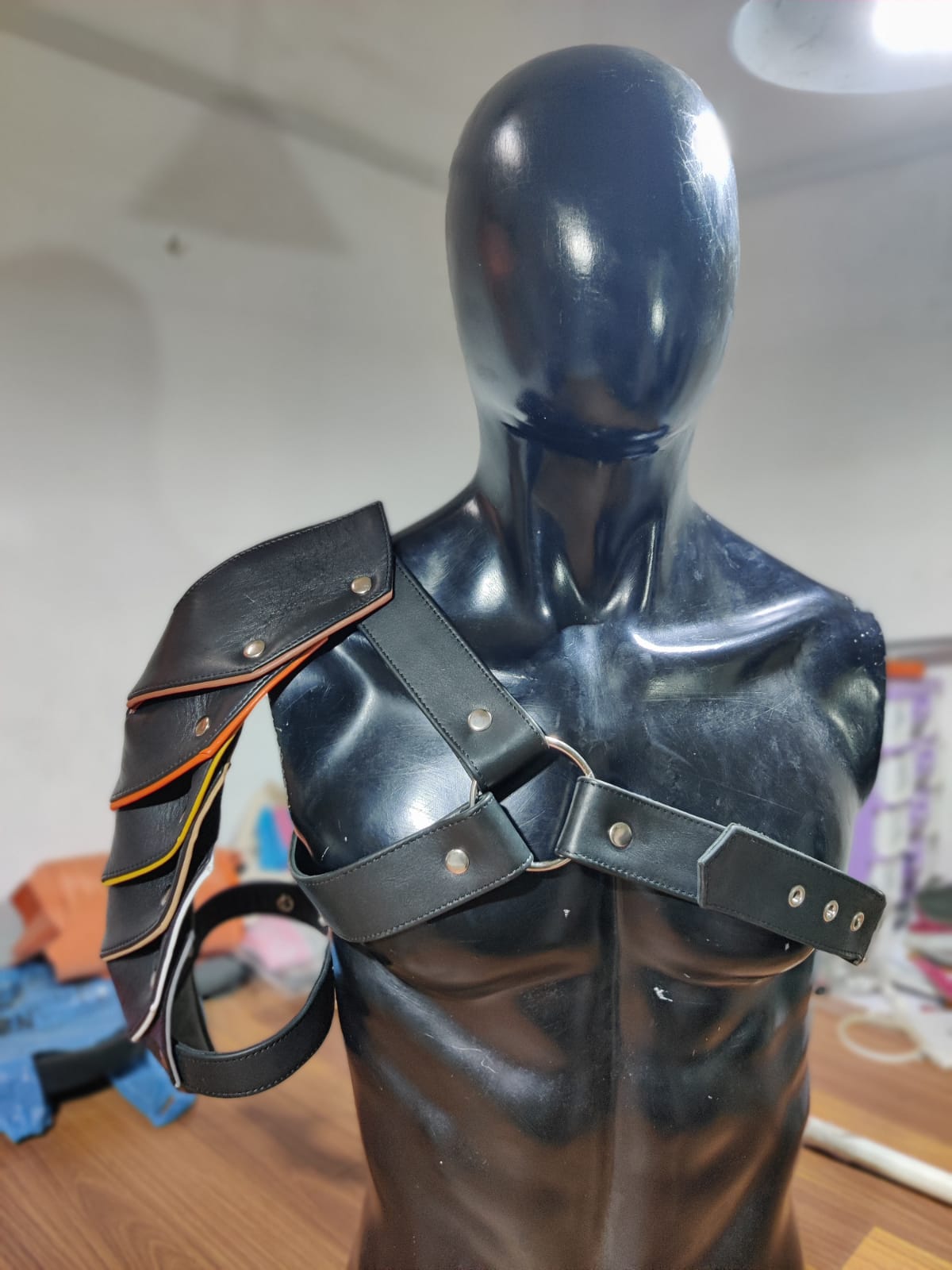 SUCCESSOR LEATHER POULDER HARNESS WITH BEAR PRIDE.