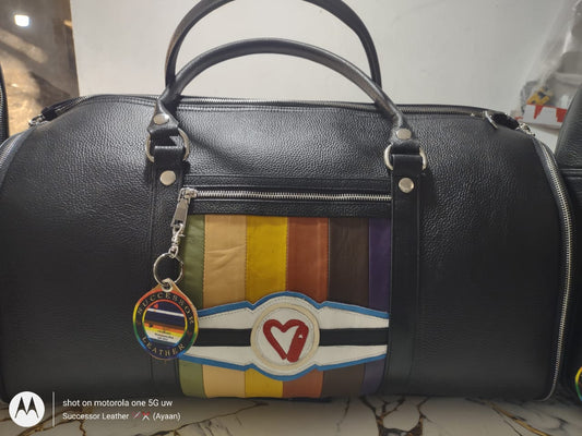 LEATHER BAG WITH CIGER PRIDE LOOK