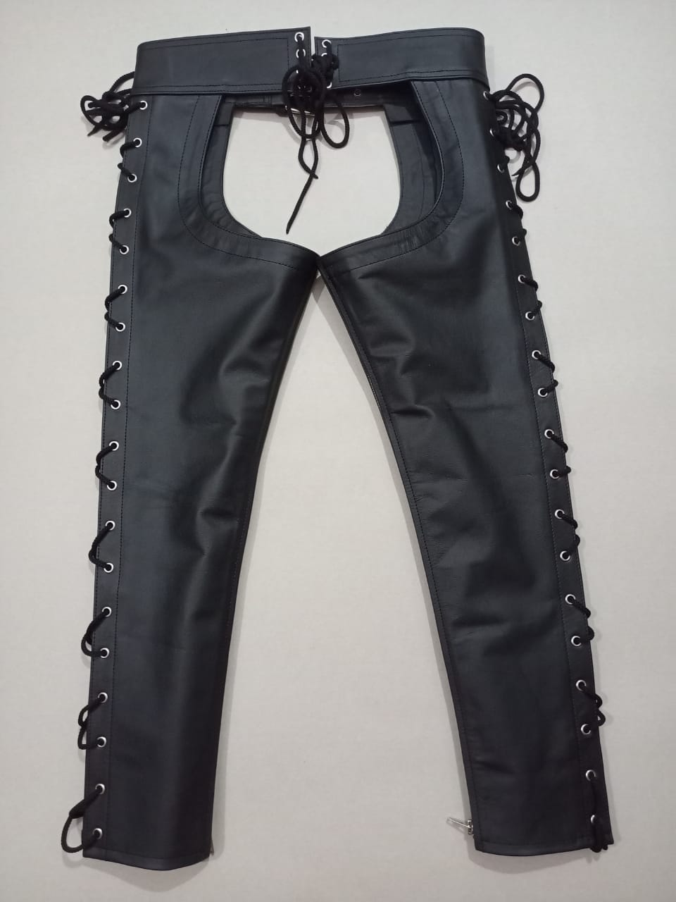 LEATHER LONG LACESS CHAPS IN BLACK COW